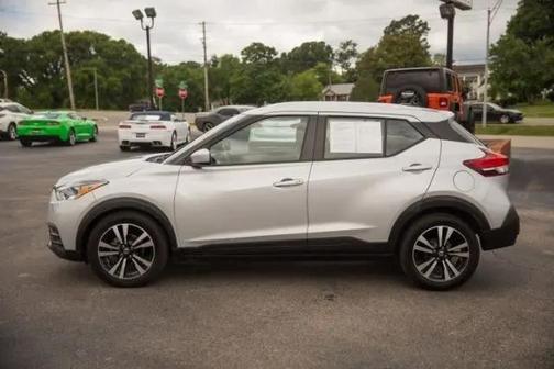 Brilliant Silver Metallic 2020 Nissan Kicks SV