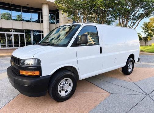 Summit White 2020 Chevrolet Express 2500 RWD 2500 135"