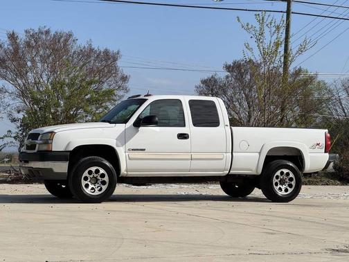 2004 Chevrolet Silverado 2500 LS H/D Extended Cab