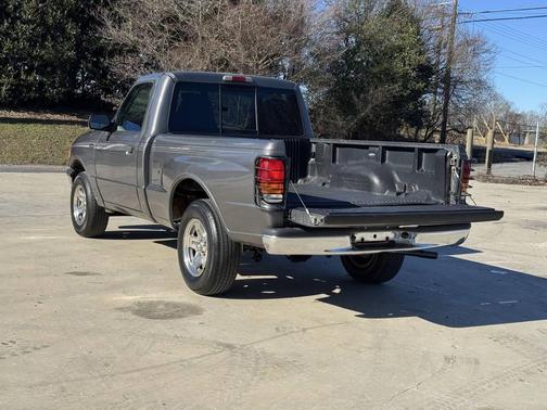 1998 Mazda B2500 B2500 SE 2dr Standard Cab SB