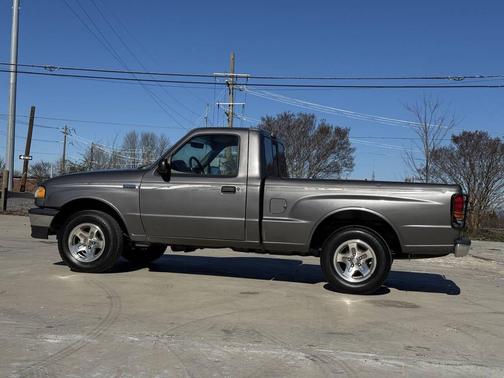 1998 Mazda B2500 B2500 SE 2dr Standard Cab SB