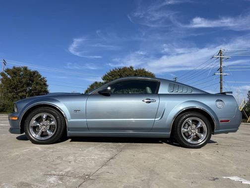 2007 Ford Mustang GT Premium