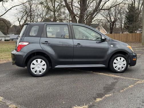 2006 Scion xA Base 4dr Hatchback w/Automatic