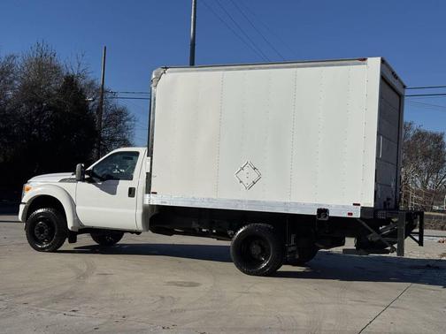 2014 Ford F-450 4X2 2dr Regular Cab 140.8 200.8 in. WB