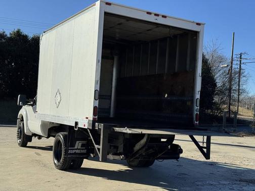 2014 Ford F-450 4X2 2dr Regular Cab 140.8 200.8 in. WB