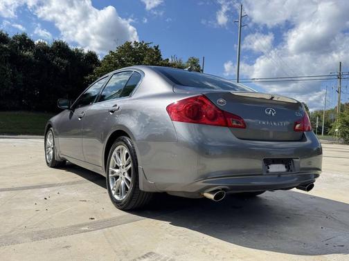 2011 INFINITI G37x Base