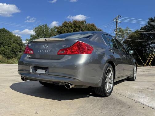 2011 INFINITI G37x Base