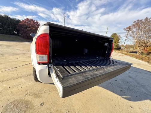 2017 Toyota Tacoma SR
