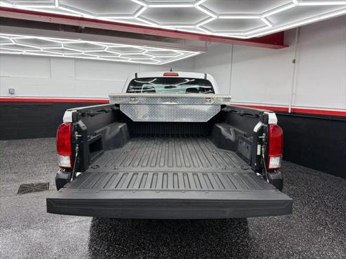 2017 Toyota Tacoma SR