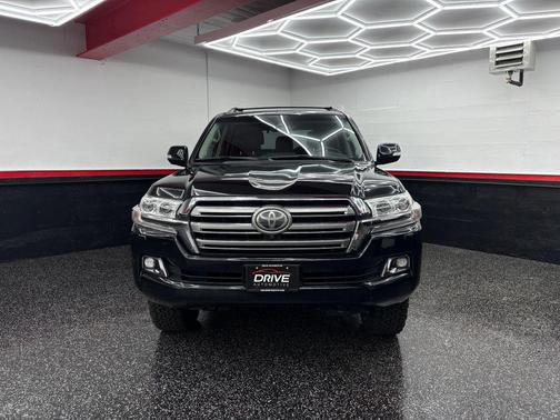 2016 Toyota Land Cruiser Base