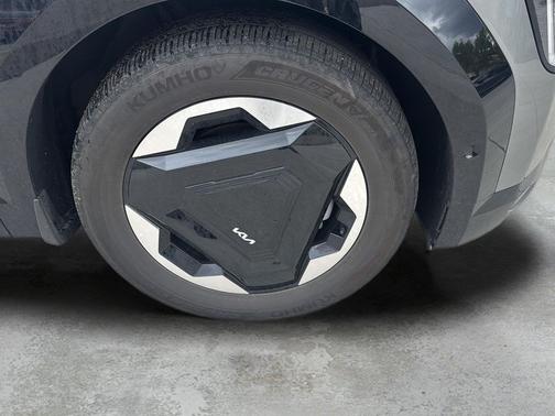 Pebble Gray 2024 Kia EV9 Land