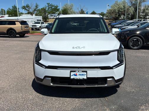 Glacial White Pearl 2026 Kia EV9 Land