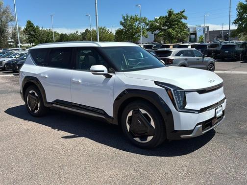 Glacial White Pearl 2026 Kia EV9 Land