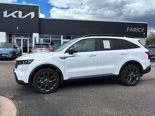 Glacial White Pearl 2022 Kia Sorento SX