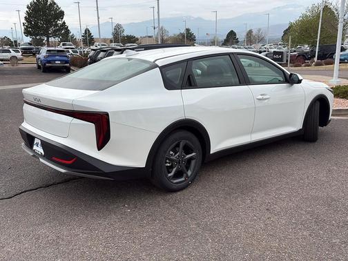 Snow White Pearl 2026 Kia K4 LXS