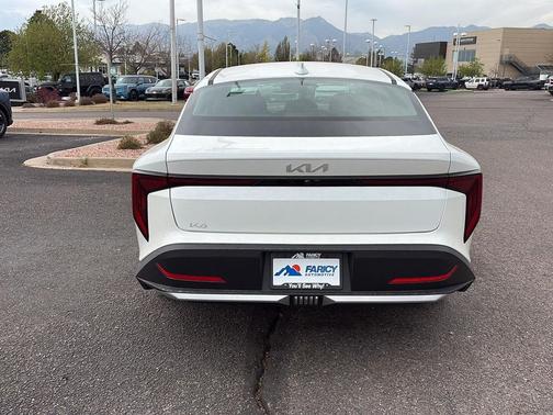 Snow White Pearl 2026 Kia K4 LXS