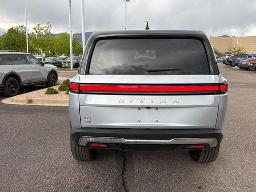 2024 Rivian R1S Adventure Quad Motor Large Pack