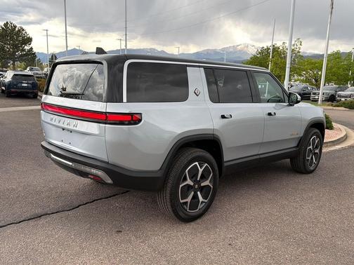 2024 Rivian R1S Adventure Quad Motor Large Pack