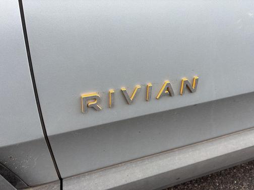 2024 Rivian R1S Adventure Quad Motor Large Pack