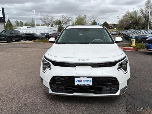 Snow White Pearl 2026 Kia Niro EV Wave