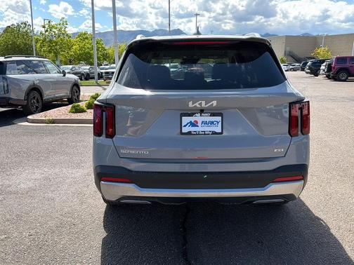 Wolf Gray 2026 Kia Sorento S