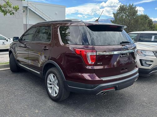 Burgundy Velvet Metallic Tinted Clearcoat 2018 Ford Explorer XLT