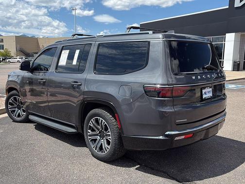Baltic Gray Metallic Clearcoat 2022 Jeep Wagoneer Series III 4x4