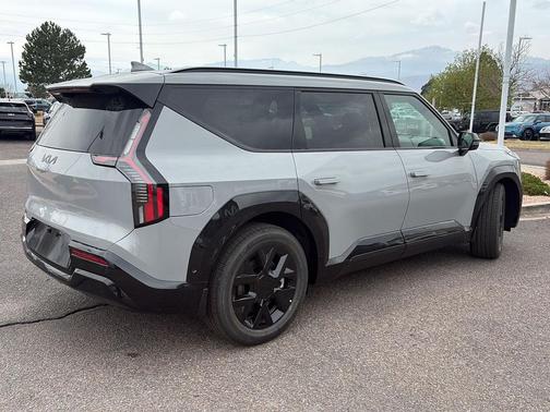 Wolf Gray 2026 Kia EV9 Land