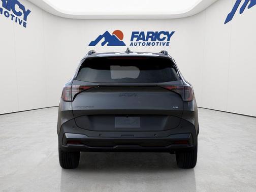Gravity Gray 2027 Kia Sportage X-Line