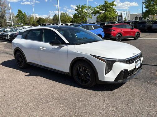 Snow White Pearl 2026 Kia K4 GT-Line Turbo