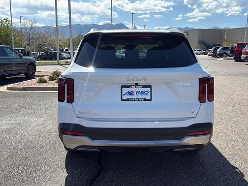Glacial White Pearl 2026 Kia Sorento EX