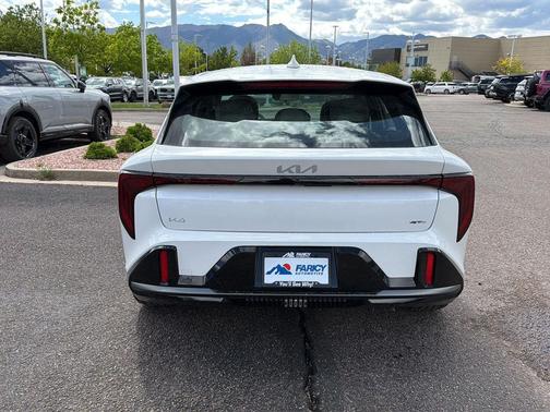 Snow White Pearl 2026 Kia K4 GT-Line