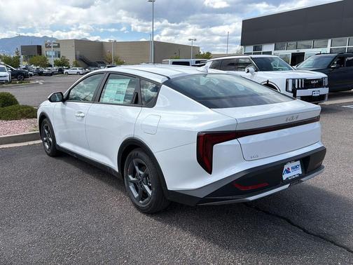 Snow White Pearl 2026 Kia K4 LXS