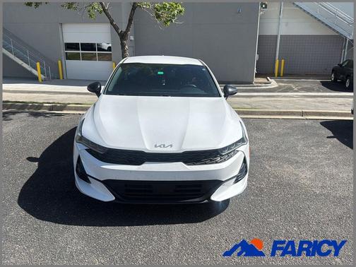 Glacial White Pearl 2024 Kia K5 GT-Line
