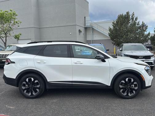 Snow White Pearl 2024 Kia Sportage Plug-In Hybrid X-Line