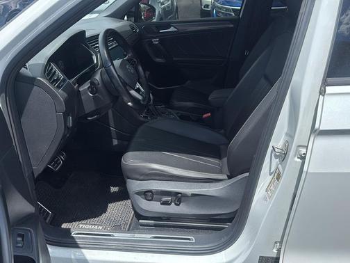 Oryx White Pearl 2022 Volkswagen Tiguan 2.0T SE R-Line Black 4MOTION