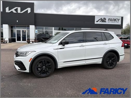 Oryx White Pearl 2022 Volkswagen Tiguan 2.0T SE R-Line Black 4MOTION