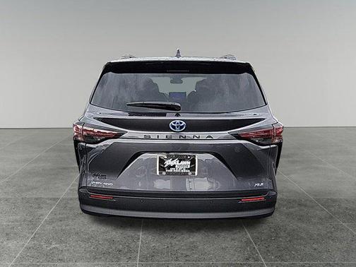 2025 Toyota Sienna XLE 7 Passenger