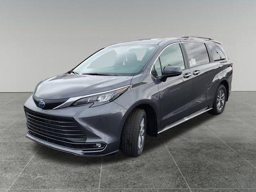 2025 Toyota Sienna XLE 7 Passenger
