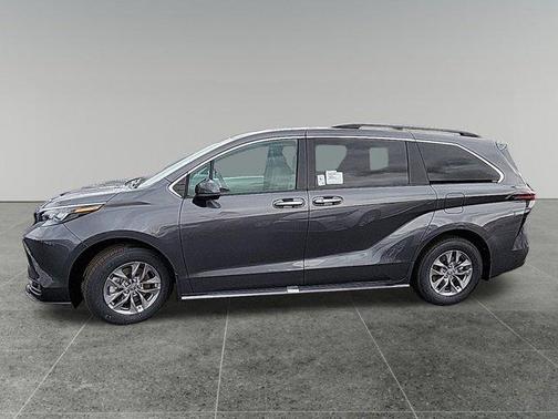 2025 Toyota Sienna XLE 7 Passenger