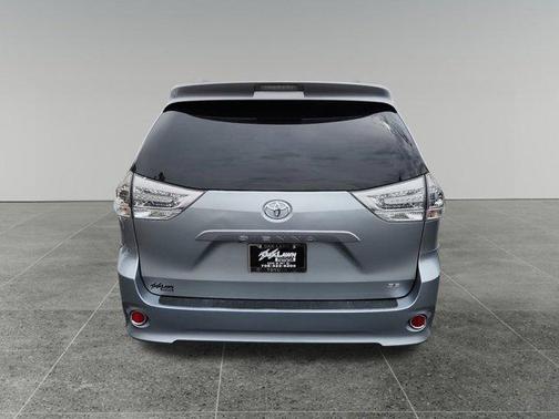 2017 Toyota Sienna SE