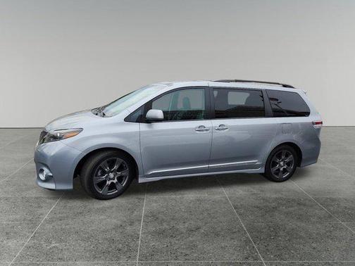 2017 Toyota Sienna SE