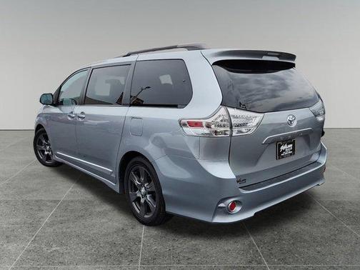 2017 Toyota Sienna SE