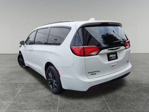 2020 Chrysler Pacifica L