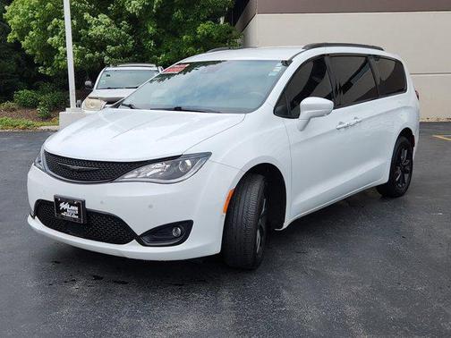 2020 Chrysler Pacifica L