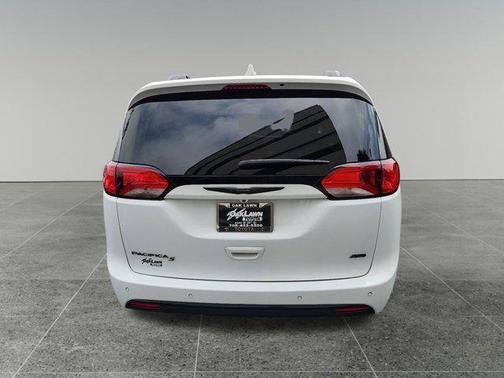 2020 Chrysler Pacifica L