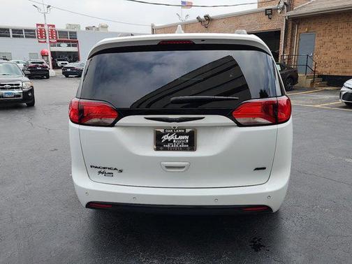 2020 Chrysler Pacifica L