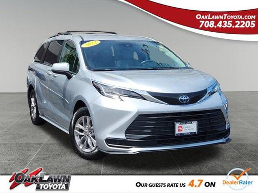 2022 Toyota Sienna LE