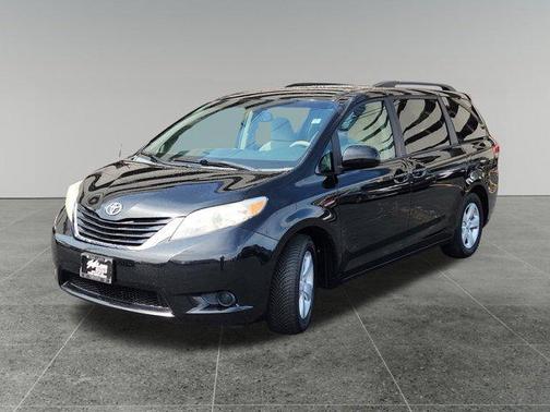 2014 Toyota Sienna LE
