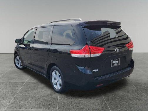 2014 Toyota Sienna LE